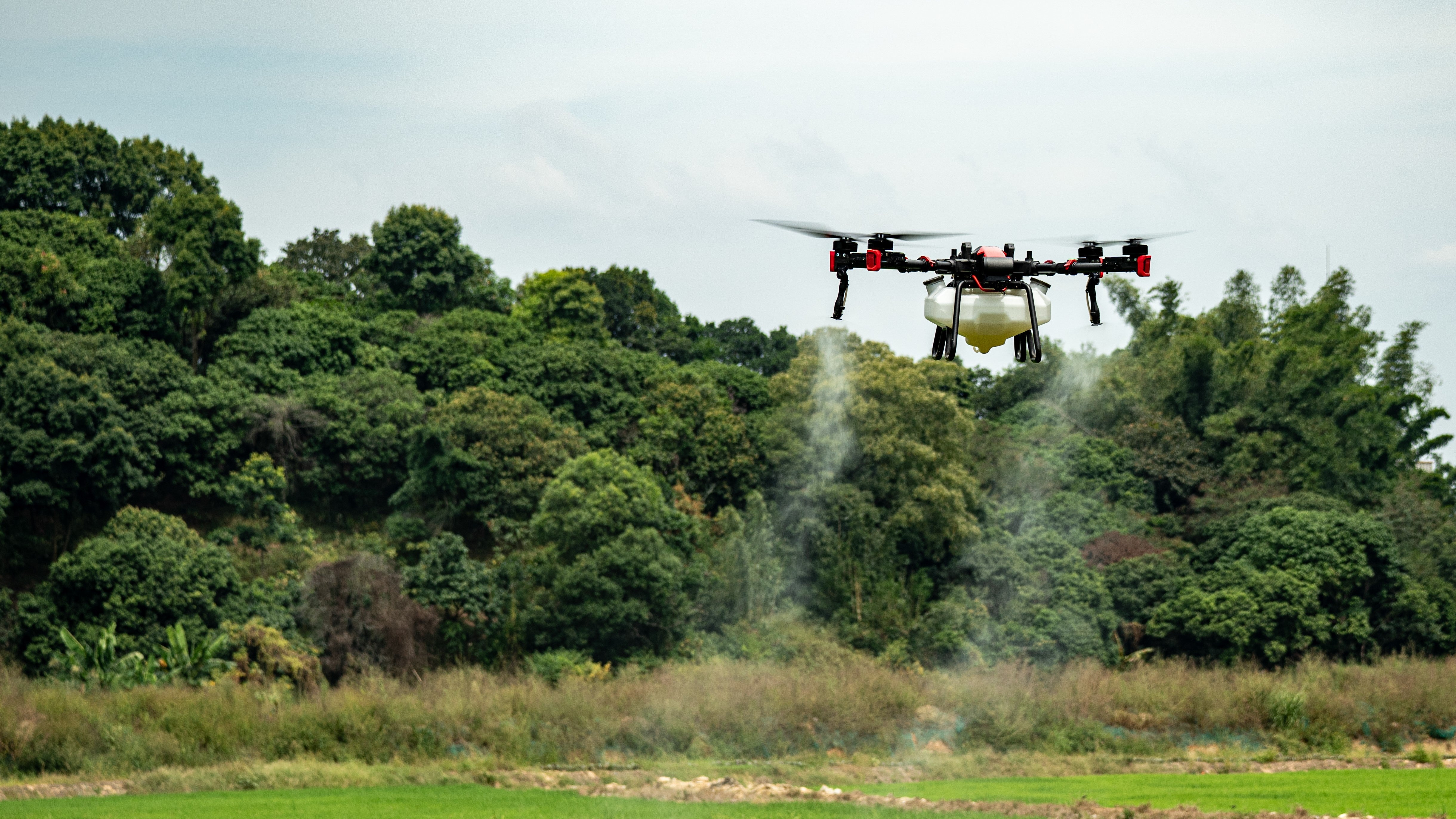 XAG_P100_Pro_Agricultural_Drone_-_RevoSpray_System6
